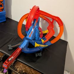 Hot Wheels Volcano Escape 