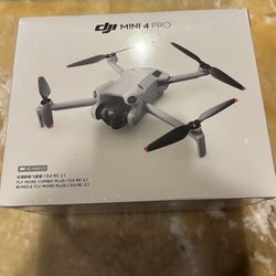 DJI Mini 4 Pro Fly More Combo 