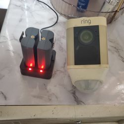 Ring Sexurity Spotlight Cam W/2 Batteries & Charger
