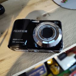 Fujifilm 16 Megapixels Simple Camera 