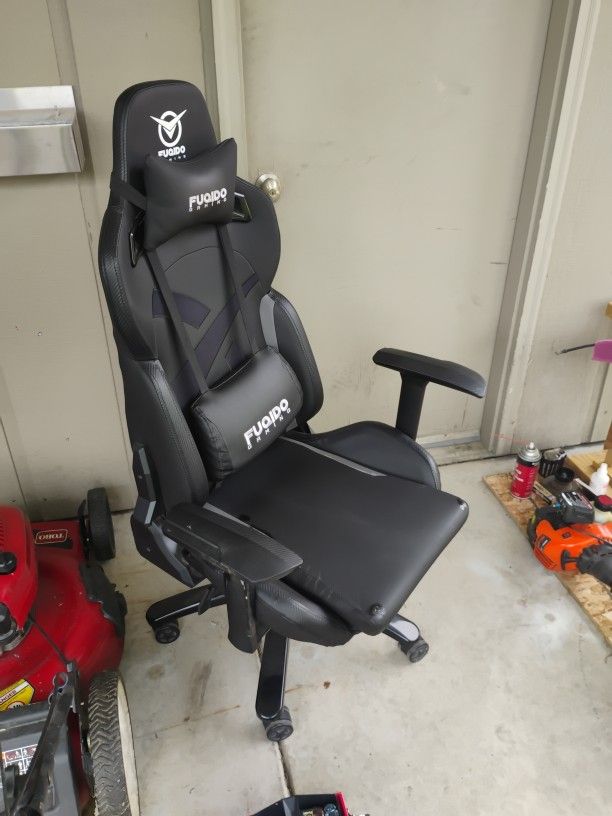 Fuqido Gaming Chair