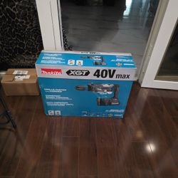Makita 40 v xgt brushless 1-9/16 in. avt rotary hammer kit