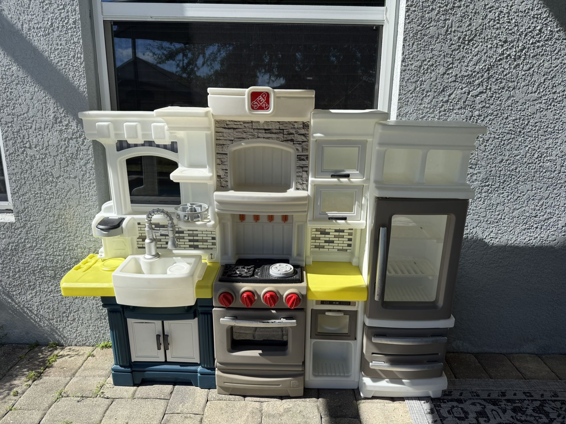 Step 2 Elegant Edge Kitchen