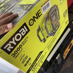 RYOBI ONE+ 1800-Watt Power Station Battery Inverter Push Button Battery Generator/8-Port Charger (Tool-Only)