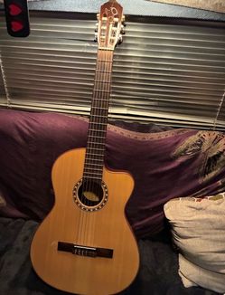 Lucero Classical Acoustic/electric Guitar