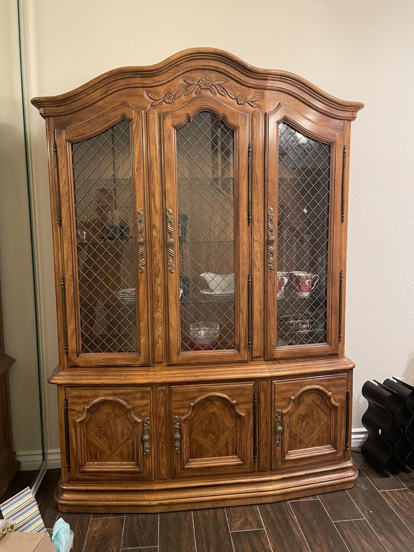Solid Wood China Cabinet 