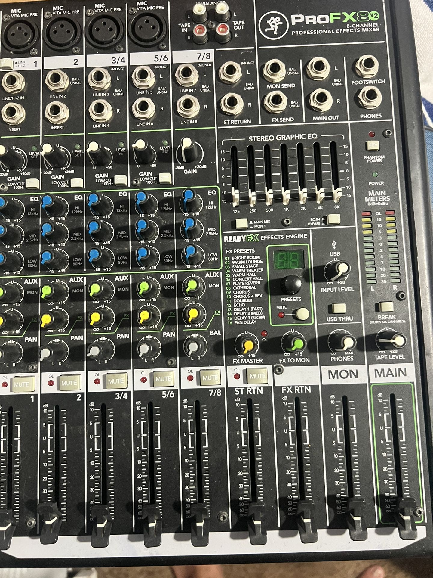 Mixer Mackie 8 Channels