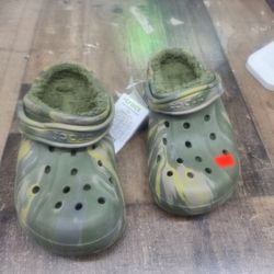 Crocs Size 4
