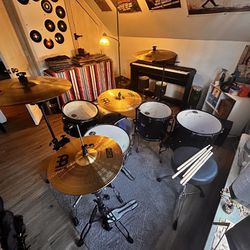 7-piece Drum set 