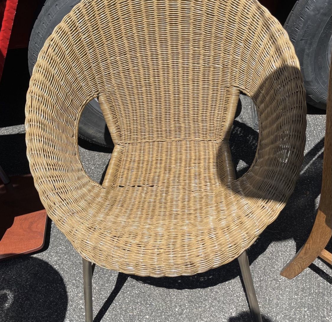 Comfy Woven Chair $10