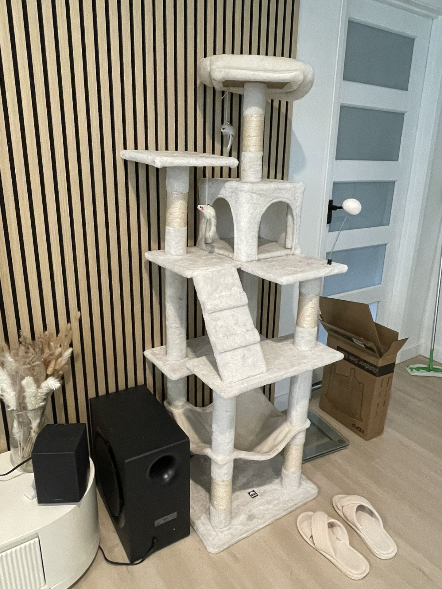 Beige White Car Tree Cat Tower Good Condition