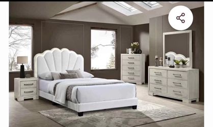New queen bed