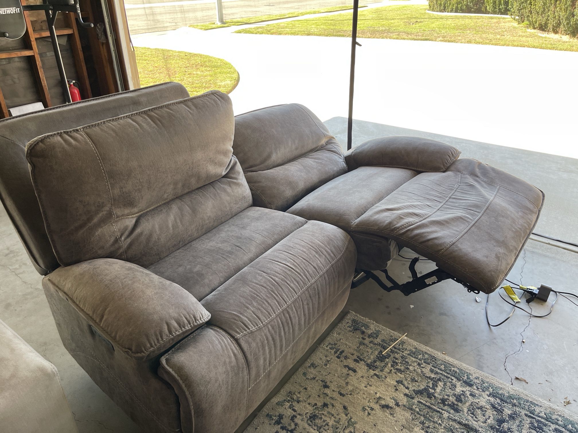 Electric Recliner Couch