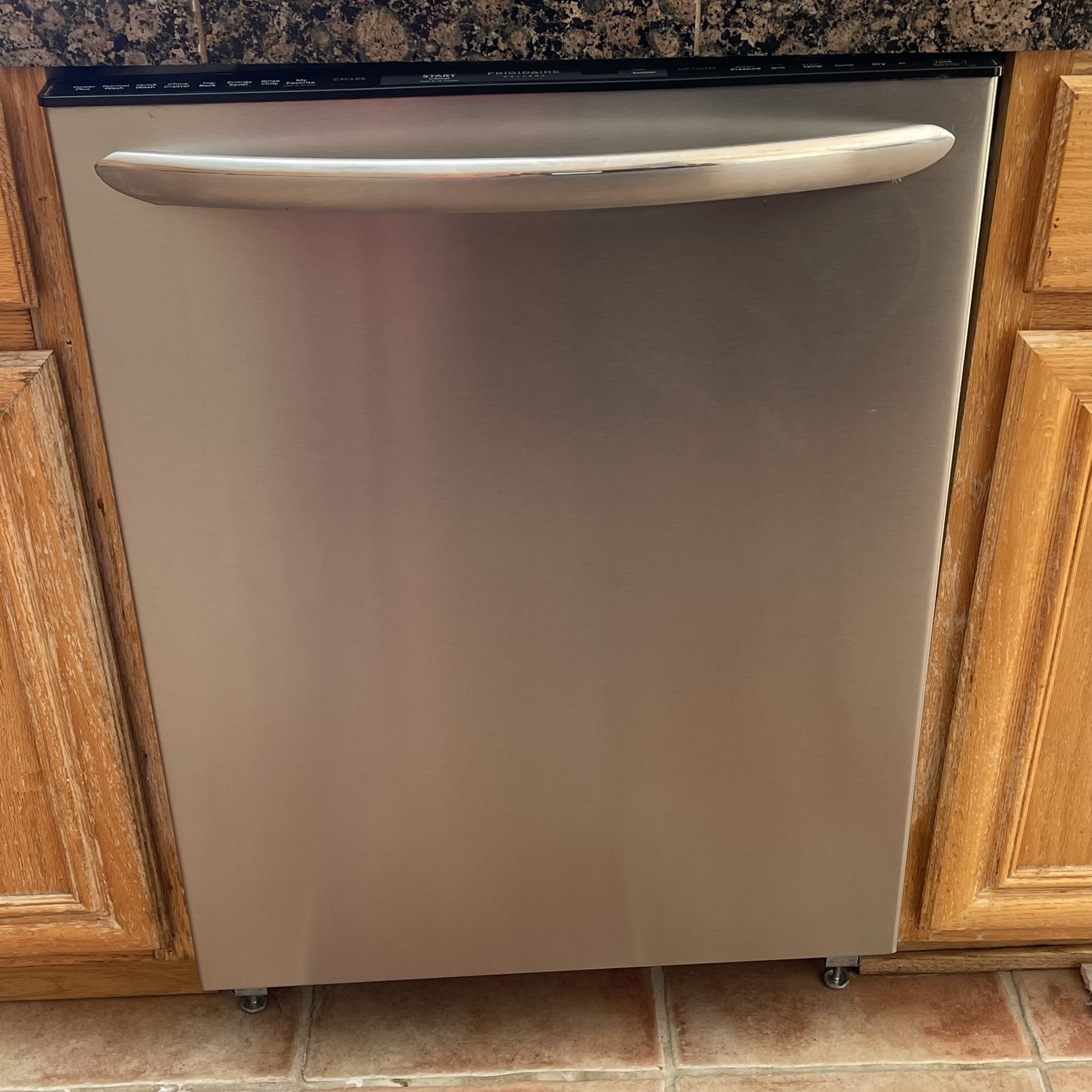 Paid $745 Frigidaire Stainless Steel Built-In Tall Tub Dishwasher Working
