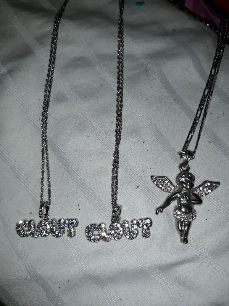 2clout chram and chains 1angel charm and chain