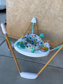 Baby jumper / bouncer