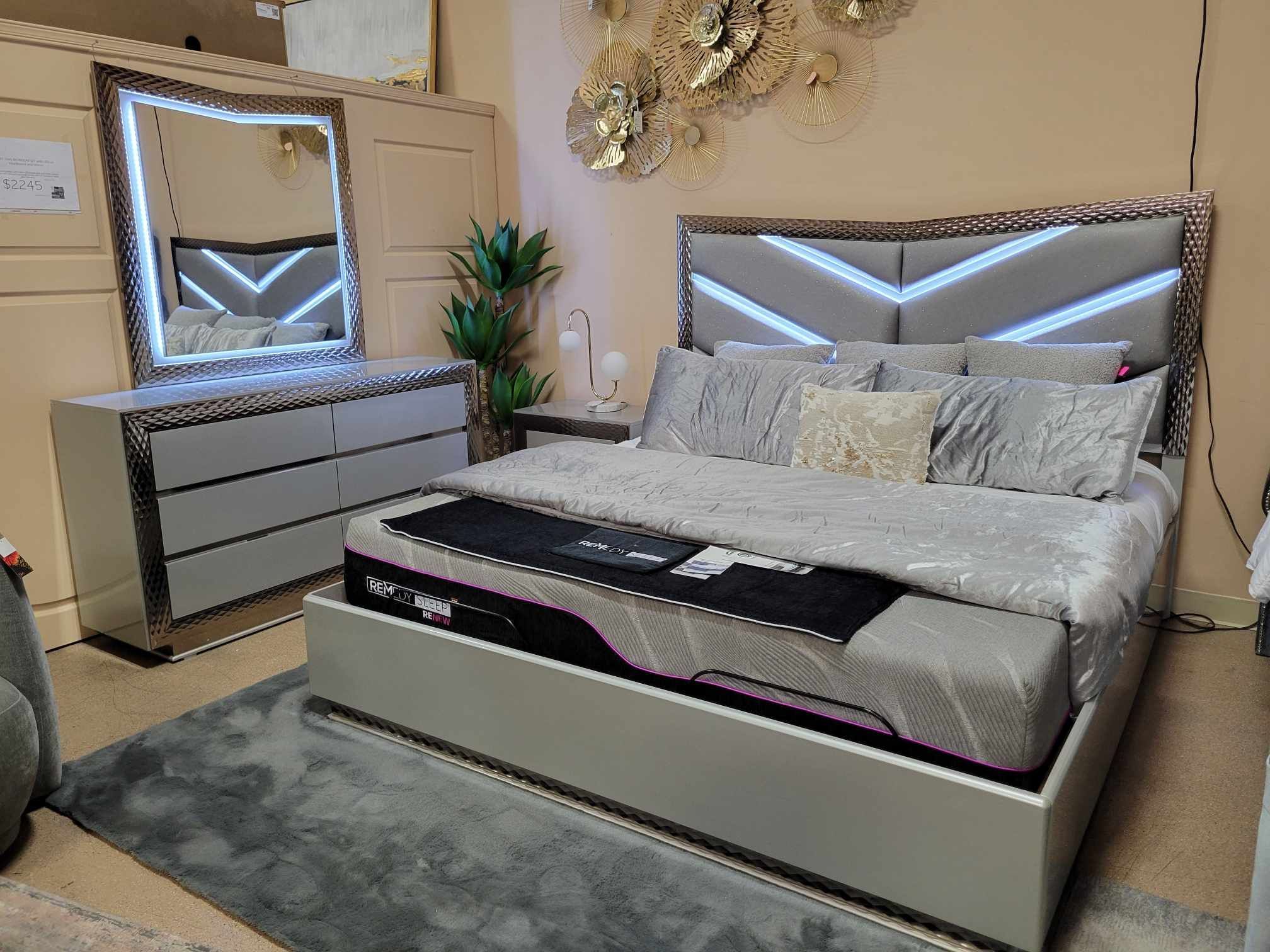 New Years sale!!! 4 pc Glam E-king Bedroom Set...
