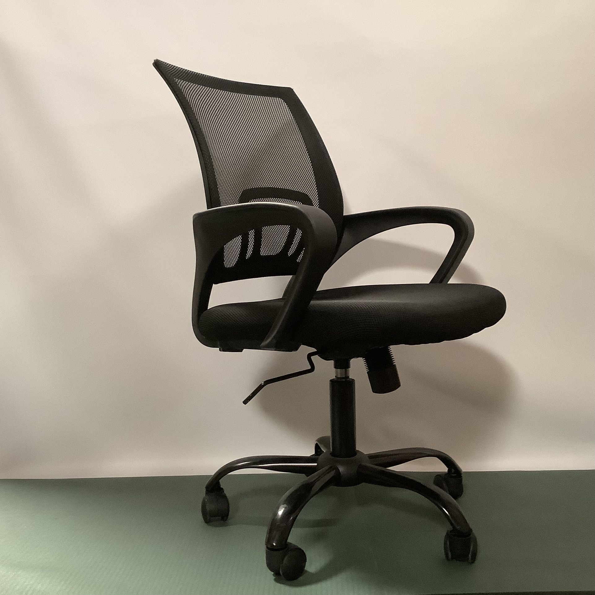 Rolling Office Student Computer Chair With Wheels. Mesh Black