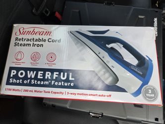 Steam iron retractable cord 1700 watts open box
T