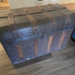 Wood Trunk/Chest