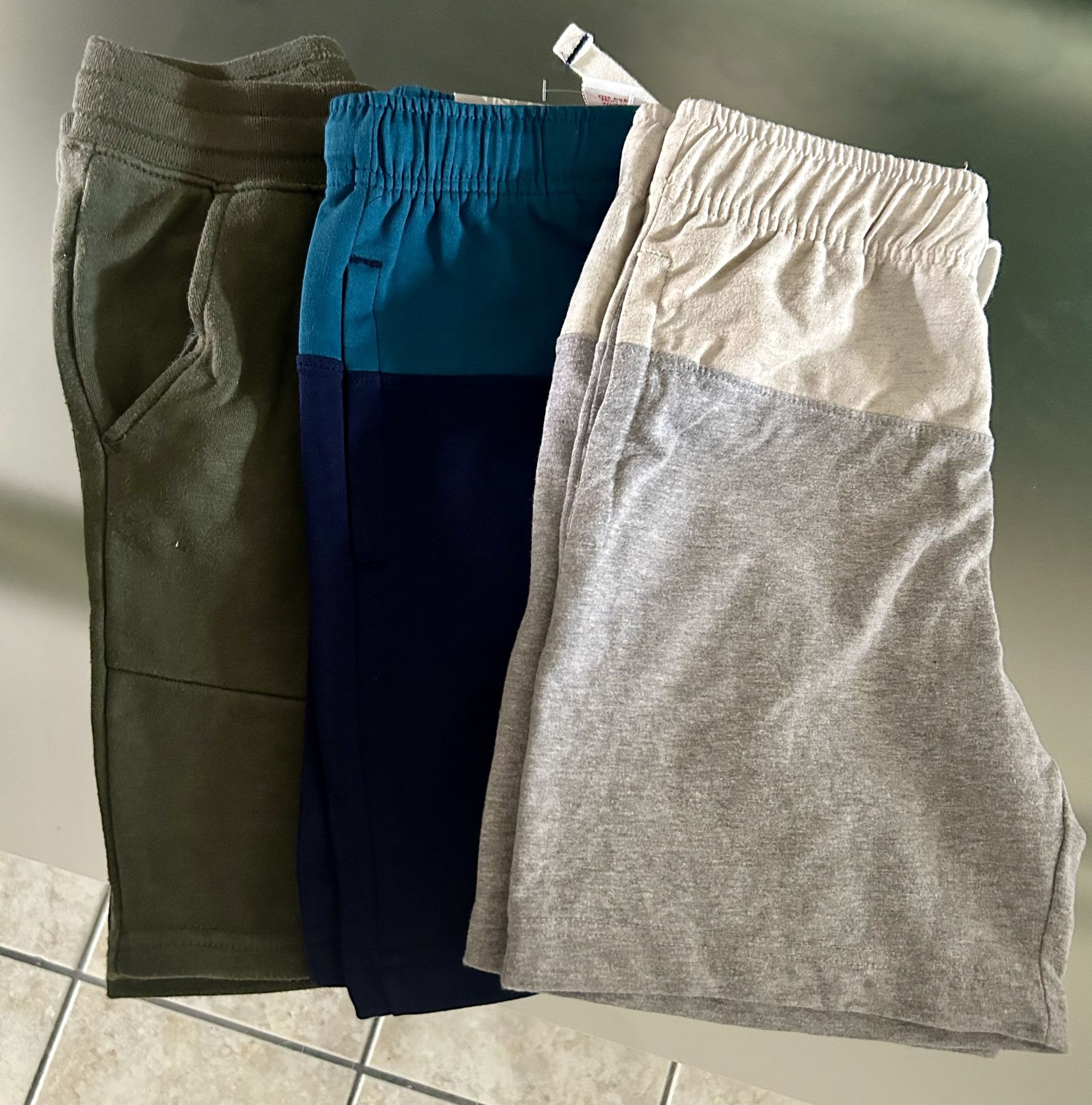 Shorts Size Small/Medium (6/7)