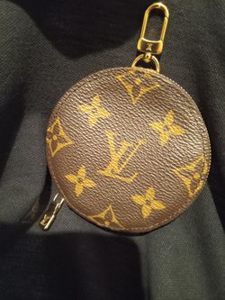 100% AUTHENTIC LOUIS VUITTON MONOGRAM MULTI POUCHETTE.(Make Me A Reasonable Offer).