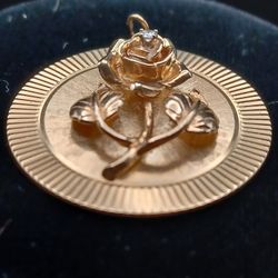 3D Rose Pendant With Diamond 