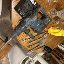 Hammer Drill Battery Powered With Charger And Bits 
