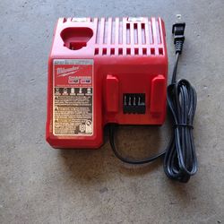 Milwaukee m12 m18 charge