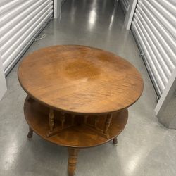ETHAN Early American ALLEN Solid Maple & Birch ROUND REVOLVING Book ACCENT TABLE.  This stunning and gorgeous table is used and in good cosmetic condi