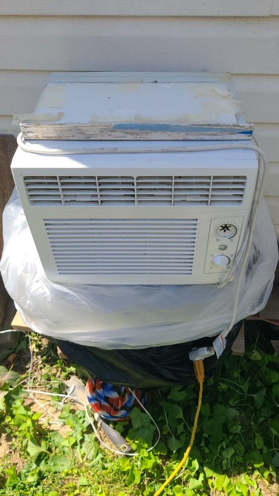 5050 BTU Air Conditioner