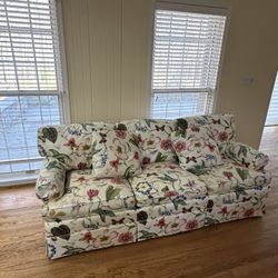 Free Floral Pattern Couch 
