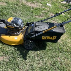Dewalt Self Drive 2 X 20 V Max Brushless Mower 