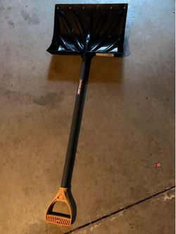 Snow shovel