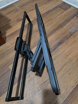 Heavy Duty Full Motion TV Wall Mount (Holds 32" - 90" TVs)