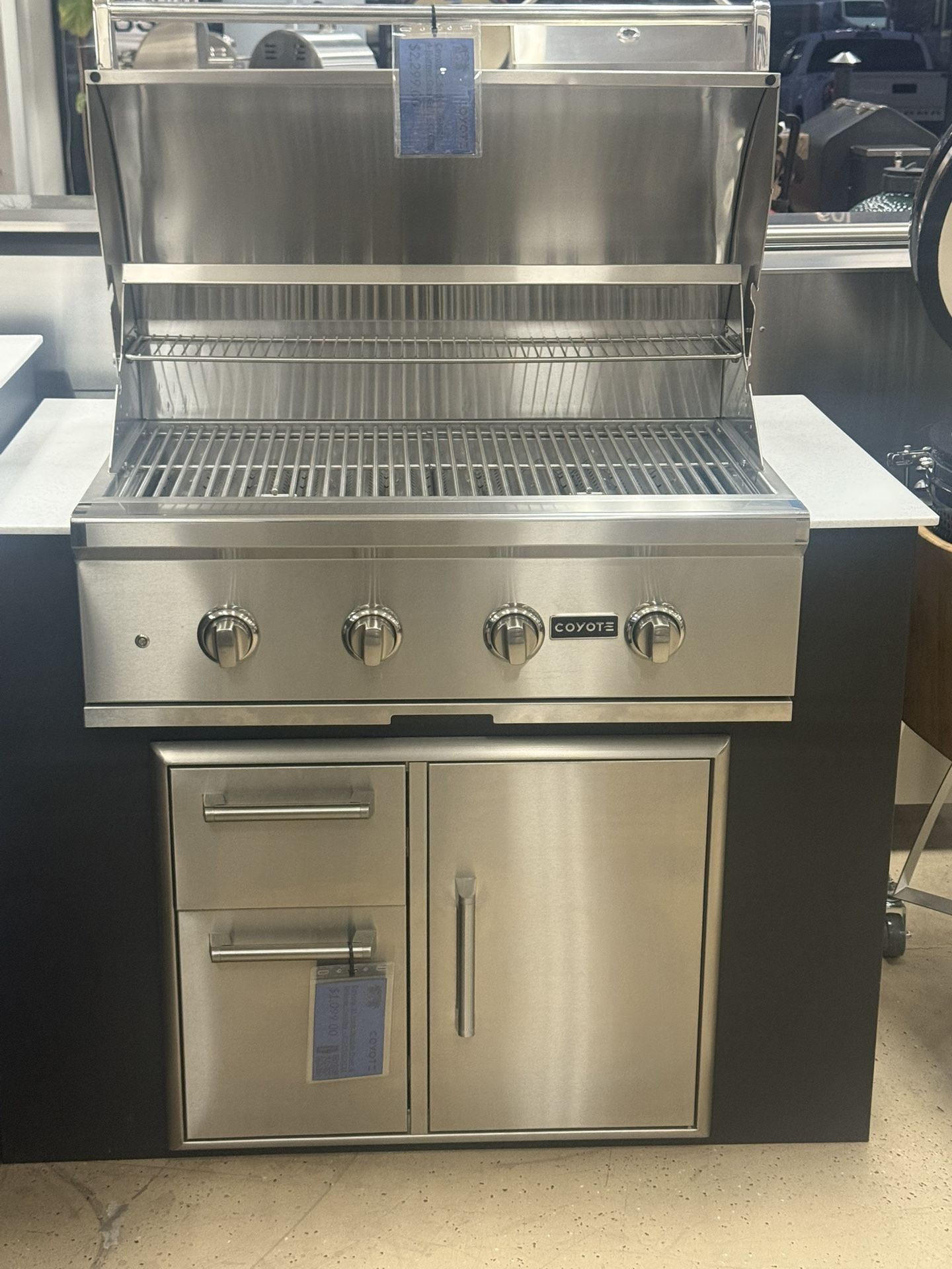 Coyote 36” Grill With Infinity Burners NG NEW