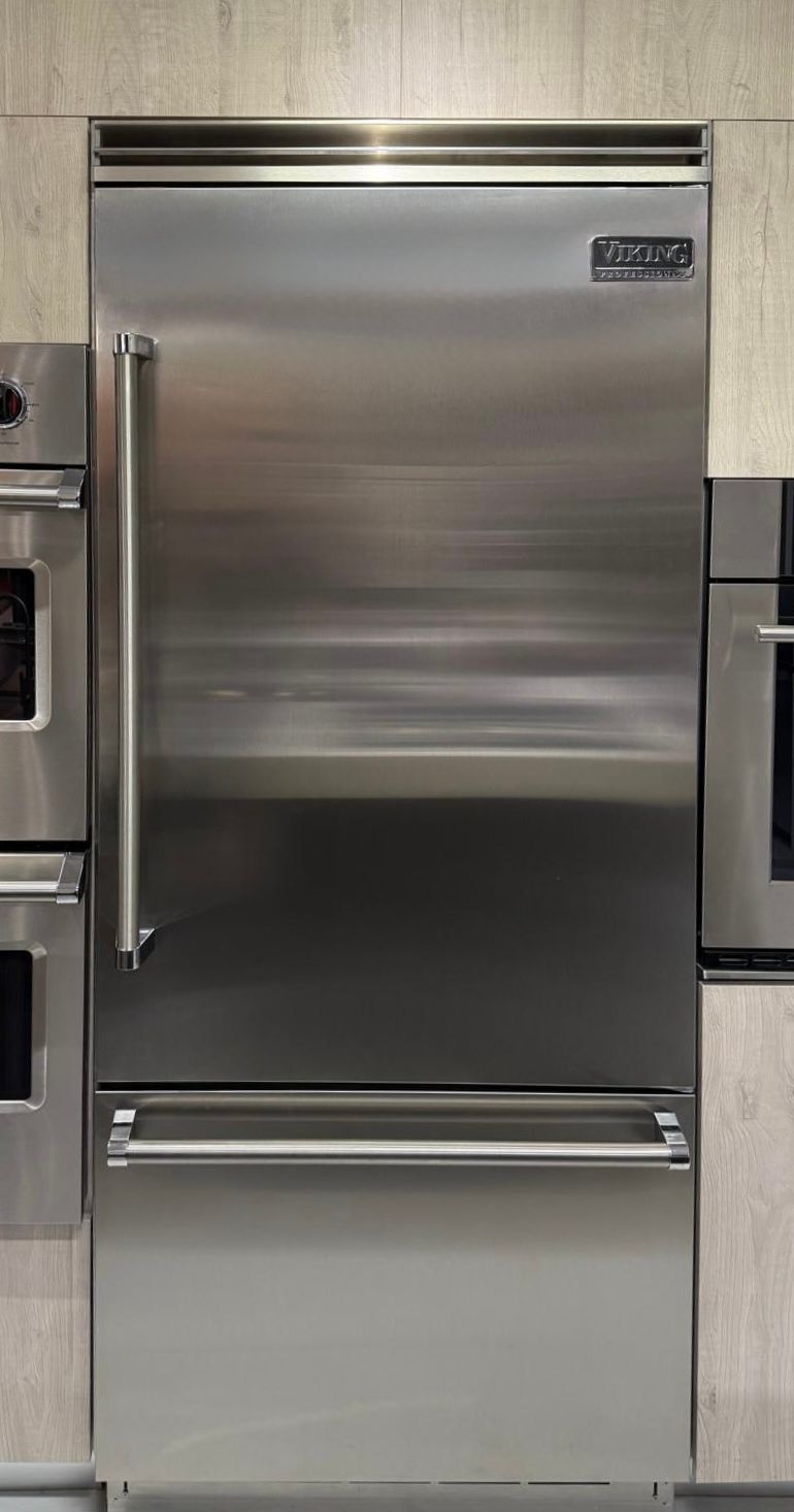VIKING Refrigerator Built-In VCBB5364RSS 01810 .
