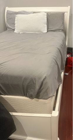 White Wood Sleigh Bed  and 2 nightstands