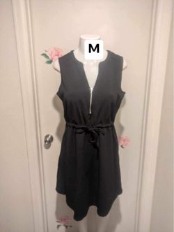 New women’s dress size medium