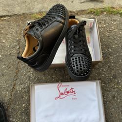 Christian Louboutin low-top ( Louis Spikes )