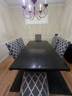 Dining Table With 6 chairs