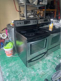 🔥 Frigidaire Electric Range – $225 Picked up & $275 Delivered 🔥