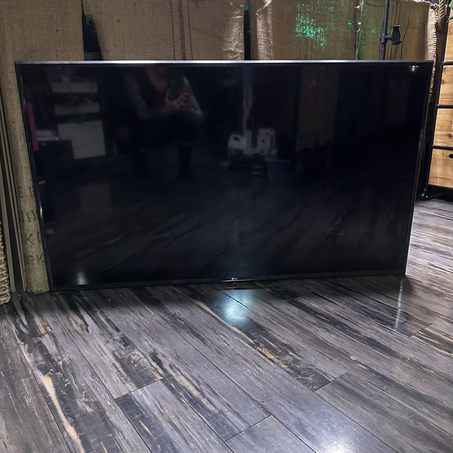 LG UK6300PUE 4K HDR Smart LED UHD TV w/ AI ThinQ® - 55" Class (54.6" Diag) New