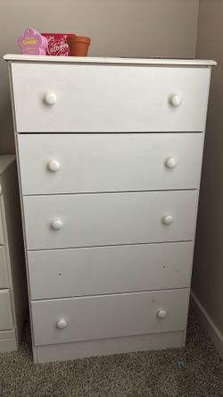 Chest of drawers