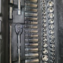 Pittsburg 301 PC Tool Box Set