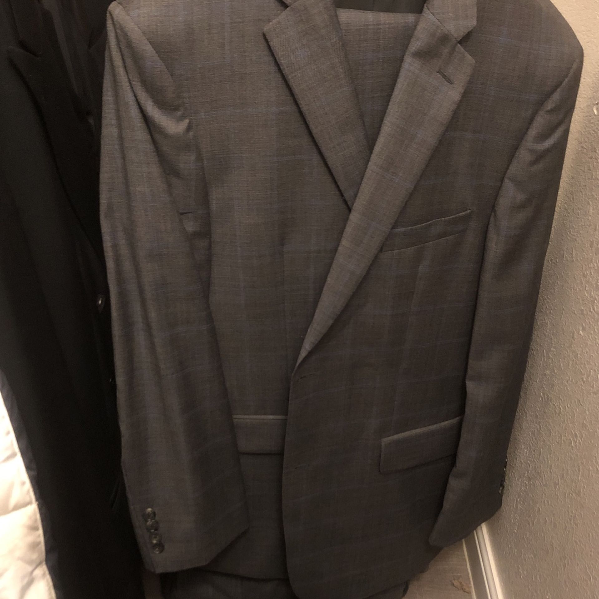 Jos A Bank Suit W Pants for Sale in Roseville, CA OfferUp