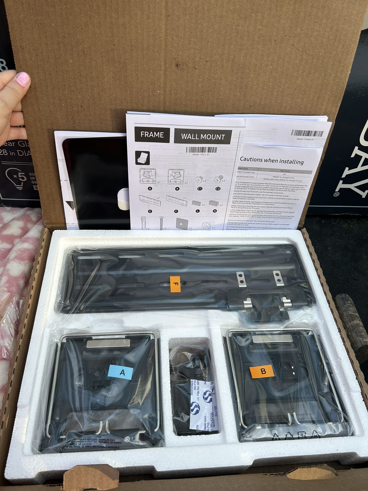 Samsung TV Frame Mounting