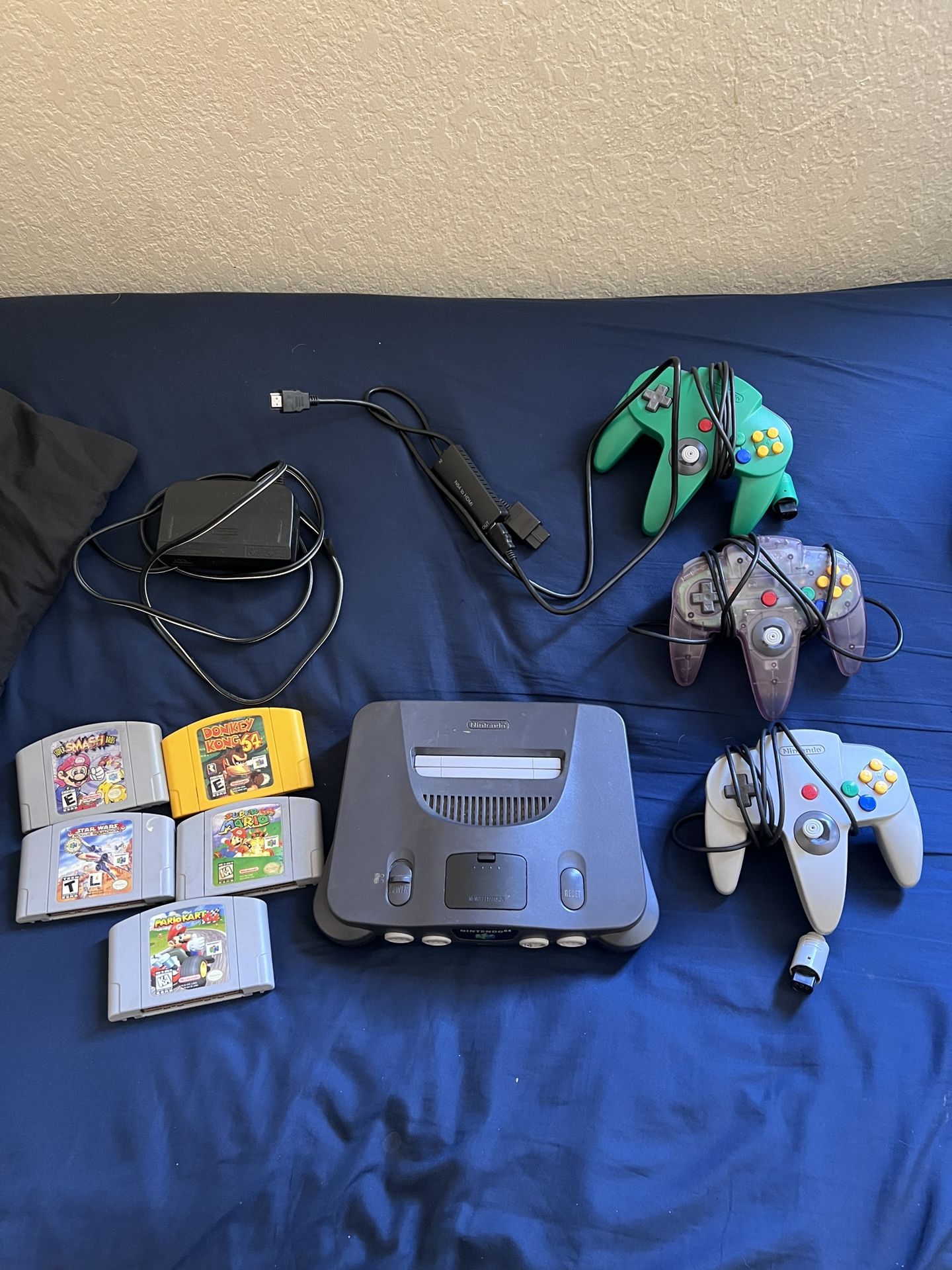 N64 + 5 games + 3 OEM Controllers