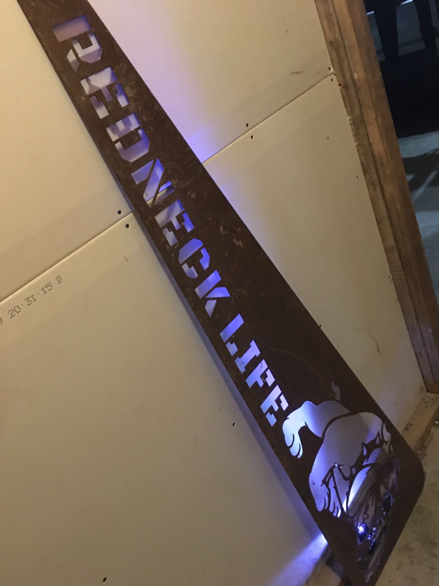 Metal “Redneck Life” Sign