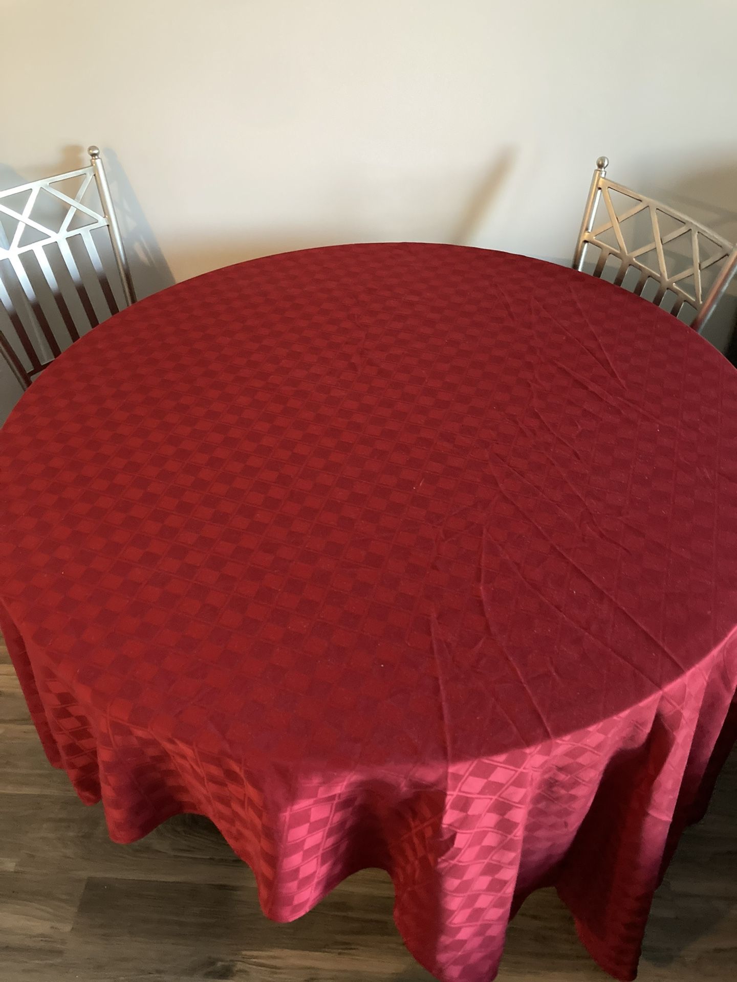 Food Network Stain-Resistant Microfiber Tablecloth (90 In. Round) red